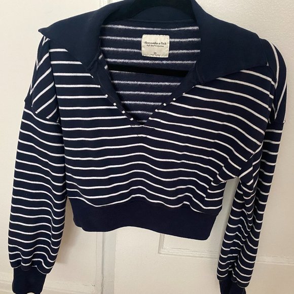 Abercrombie u0026 Fitch | Tops | Abercrombie Drama Collar Vneck Sweatshirt Size  Xs | Poshmark